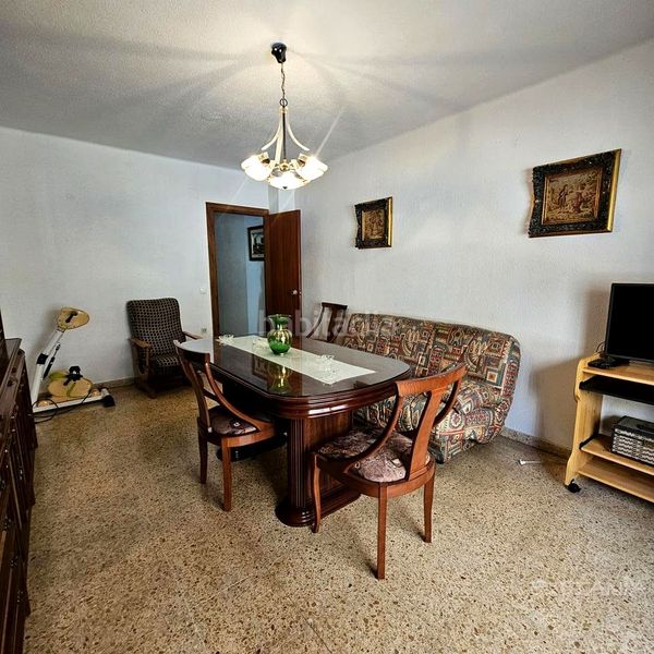 Foto 1a7fefbf-71f8-45be-8c6f-ebf3d28905a8. Planta baixa a Moncada