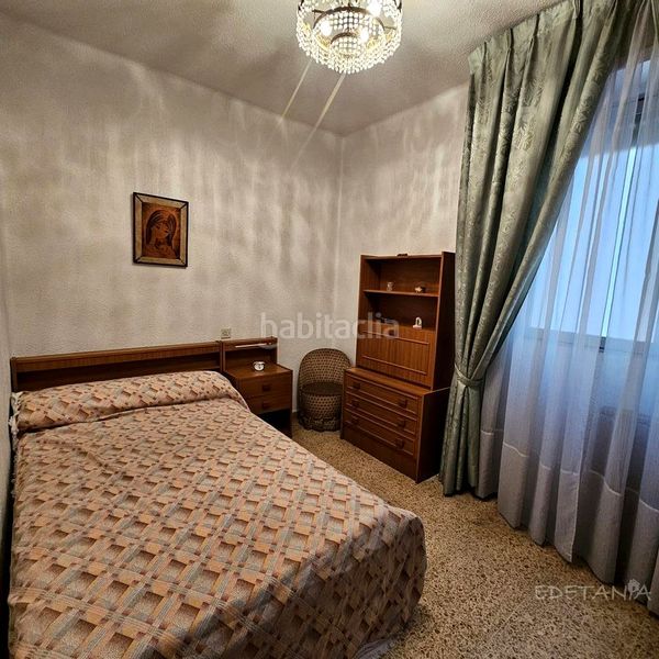 Foto d65feea3-b1c1-438f-a8a9-b04446eece1e. Planta baixa a Moncada