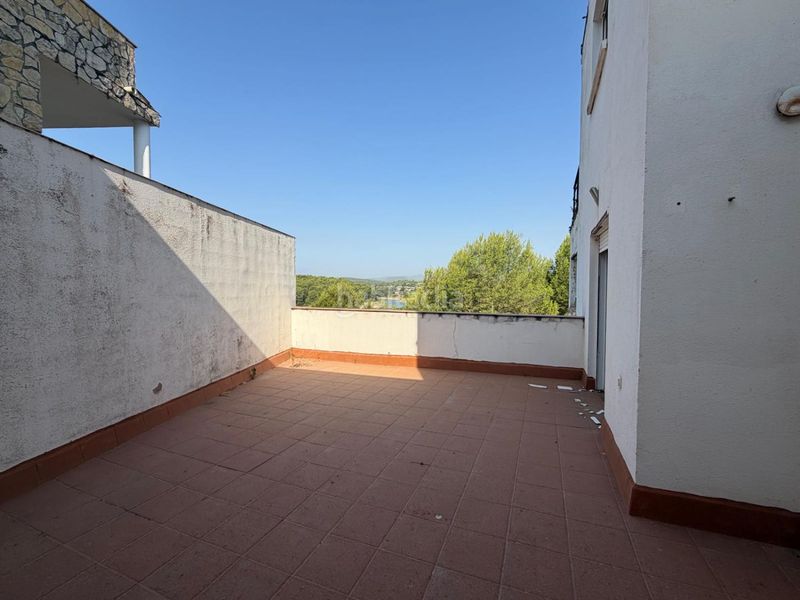 Foto 9adef1da-8660-4cf9-aa92-7002c1634773. Pis amb aparcament a Alcora (l´)
