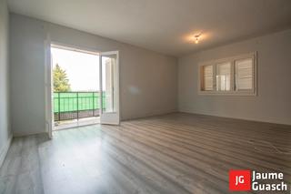 Flat  Carrer dels clapers. De 3 habitaciones con parquing