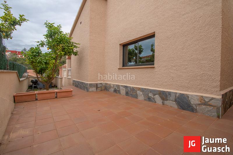 Foto 0c56f4ef-209e-4622-8c2e-2e6ff9ce35a8. Chalet con camino riscaldamento parcheggio piscina in Roda de Barà
