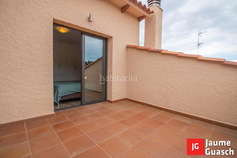Foto 1de2b42f-0439-4db7-b7ce-82a530744808. Chalet con camino riscaldamento parcheggio piscina in Roda de Barà