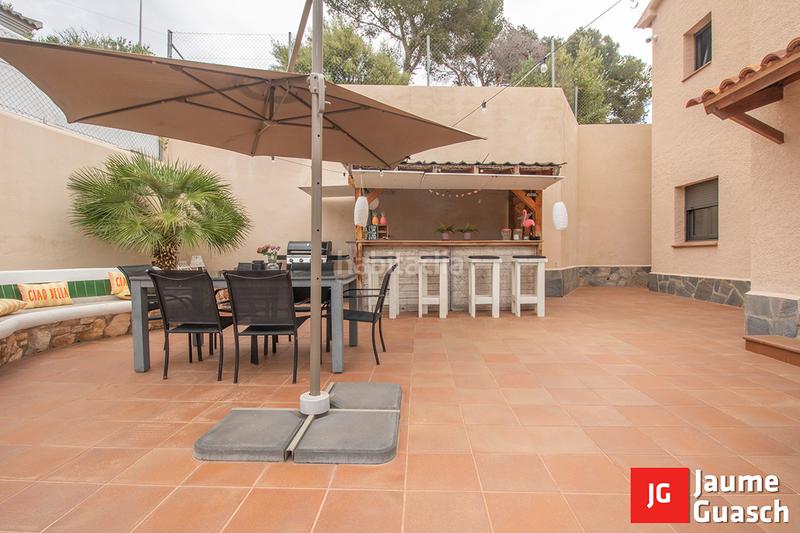 Foto 58462e47-b528-4106-b91d-7ca5da7c21e4. Chalet con camino riscaldamento parcheggio piscina in Roda de Barà