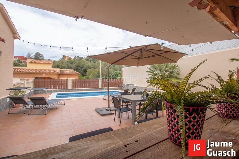 Foto ef3d94b9-62b5-4ba0-861e-22cdad2214da. Chalet con camino riscaldamento parcheggio piscina in Roda de Barà