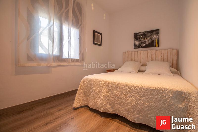 Foto 57d97b28-5ea9-48bb-82c7-05a622d7ced2. Casa pareada  con piscina en Creixell
