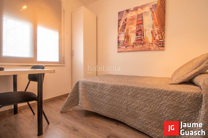 Foto bf80aaf3-a554-4766-b8e1-ff00a990fafa. Casa pareada  con piscina en Creixell
