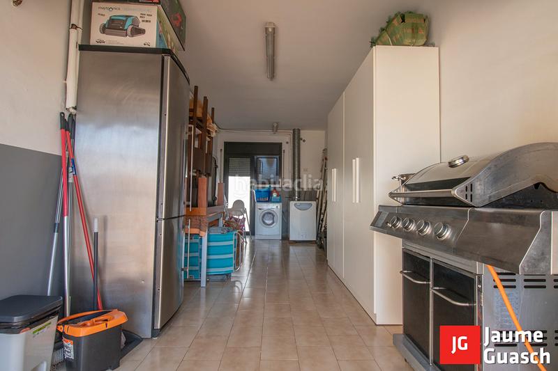 Foto ce08f1ad-8530-41cb-998e-586fb496f638. Casa pareada  con piscina en Creixell