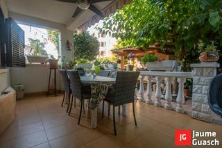 Maison jumelée à Els Munts. Amplia  casa con jardín en els  munts