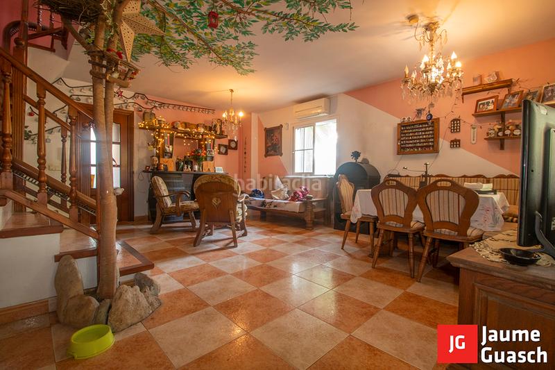 Foto 7a22f272-6e86-4588-b8b9-a5ba192dd26d. Casa adosada amplia casa con jardín en Els Munts en Torredembarra