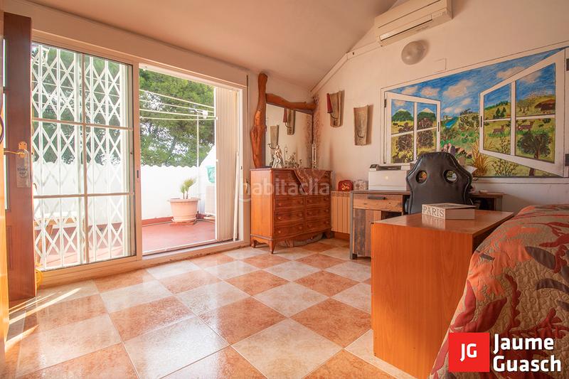 Foto a8fa95ac-8de1-433d-bb34-314327231a1c. Casa adosada amplia casa con jardín en Els Munts en Torredembarra