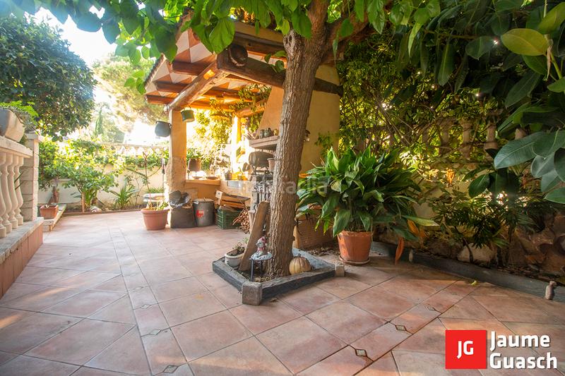 Foto c9178eb7-8985-4c7e-94c0-d59bd8d92803. Casa adosada amplia casa con jardín en Els Munts en Torredembarra