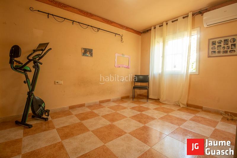 Foto eced167c-3a15-49f1-8b04-535011269852. Casa adosada amplia casa con jardín en Els Munts en Torredembarra
