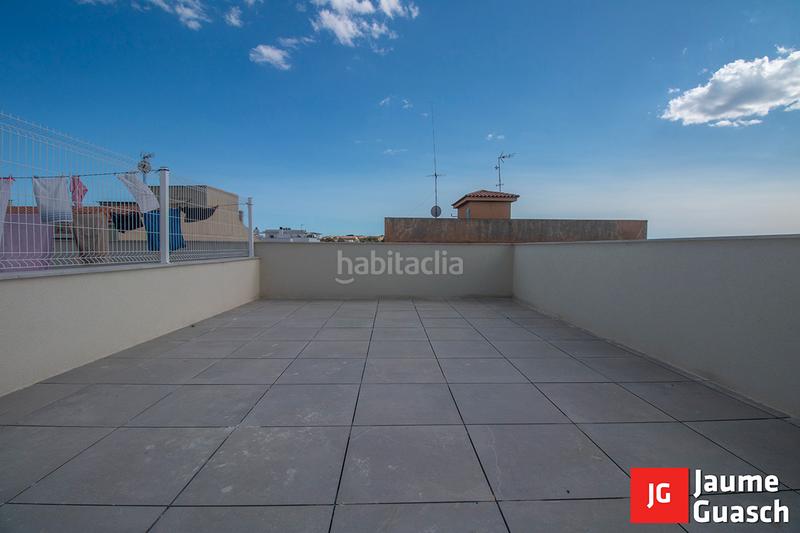 Foto f9044e8d-fba9-4f54-b820-7881445f1ab2. Ático piso con parquing y trastero en el centro en Torredembarra