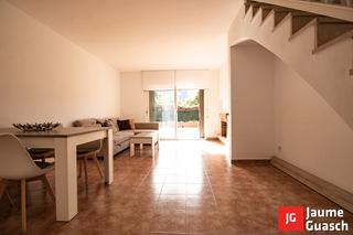 Maison jumelée à Barri Marítim. Casita cerca de la playa!!