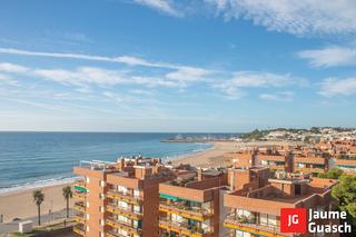 Pis a Passeig de francesc macià 78. Piso junto al mar!!