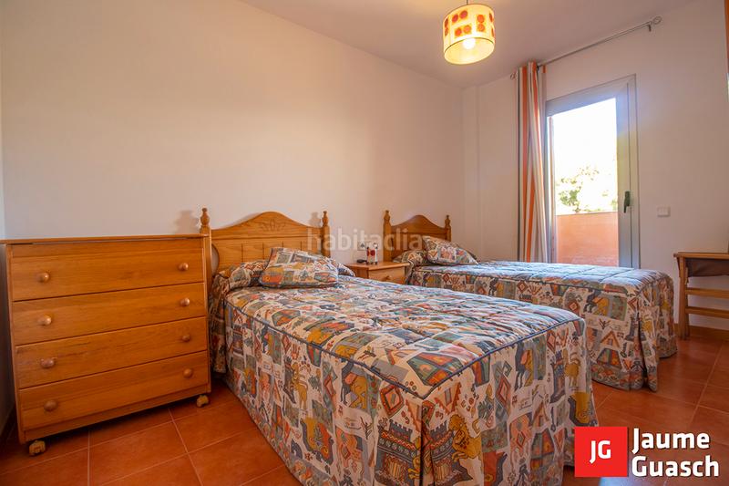 Foto 11bdd432-da7d-41ad-b0eb-9fd25a122d8b. Casa adossada a avinguda de la mediterrània 83 a Creixell