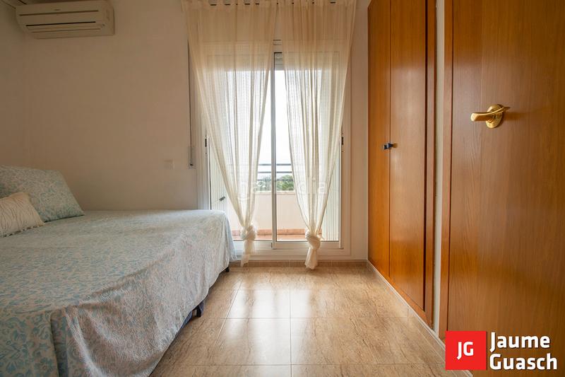 Foto ac256915-ebd7-43ca-a582-2227284aca30. Casa aparellada amb calefacció aparcament piscina a Torredembarra