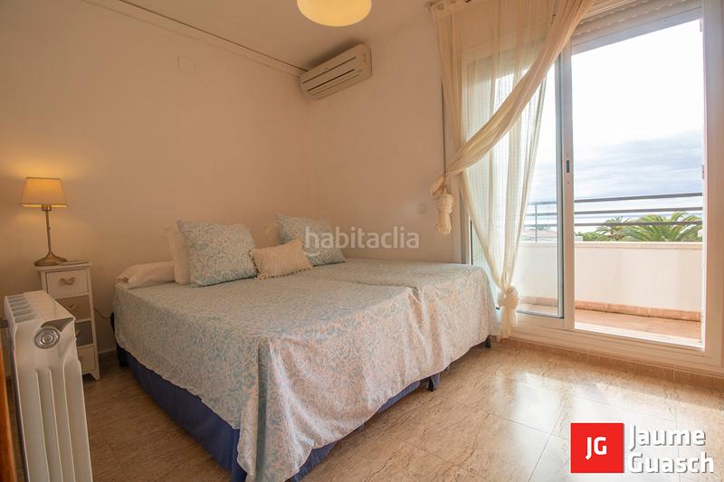 Foto 84a7b07f-66da-40ab-ba37-13fc36eb981c. Towny house with heating parking pool in Els Munts Torredembarra