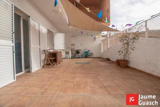 Appartement à Carrer del rosari 13. Reformado y con amplia y soleada terraza de 25m²