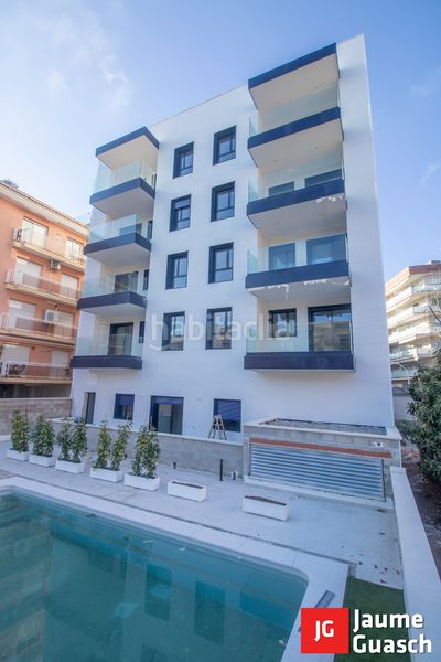 Foto 295319e1-1521-4335-9ea3-cc3d078f3bbf. Àtic amb calefacció piscina a Centre Torredembarra