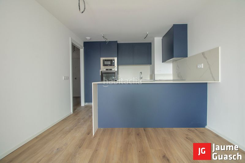 Foto 35b0f28f-6d93-43e4-8ab9-580d8201c880. Àtic amb calefacció piscina a Centre Torredembarra