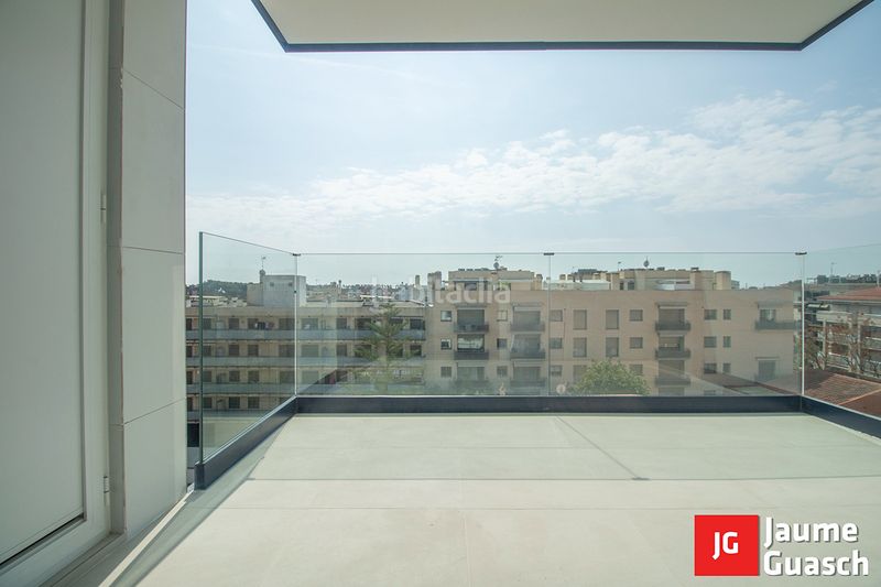 Foto 58ffda84-2572-4abe-aa18-206609be7418. Àtic amb calefacció piscina a Centre Torredembarra