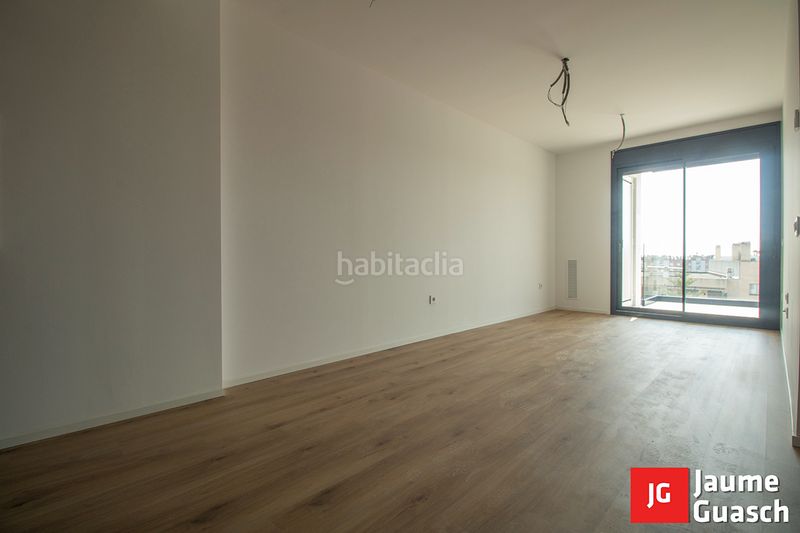 Foto 74d4144e-1585-4e5a-89a6-8fb96a0ba3b3. Àtic amb calefacció piscina a Centre Torredembarra