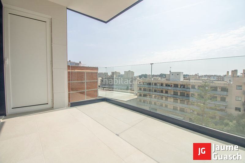 Foto 85711b61-a045-4b19-ba5c-df98e3fbd13b. Àtic amb calefacció piscina a Centre Torredembarra