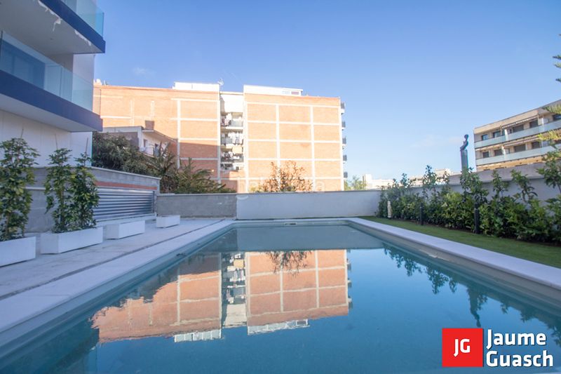 Foto c5fd67d1-3f18-481e-893e-a25936993b93. Àtic amb calefacció piscina a Centre Torredembarra