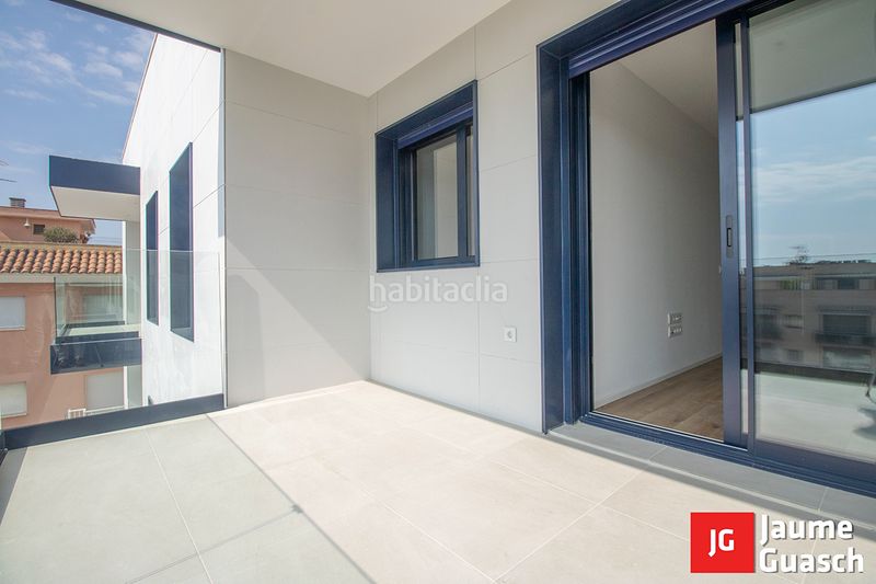 Foto dda0a29c-d44a-4328-8cc3-e73615287927. Àtic amb calefacció piscina a Centre Torredembarra