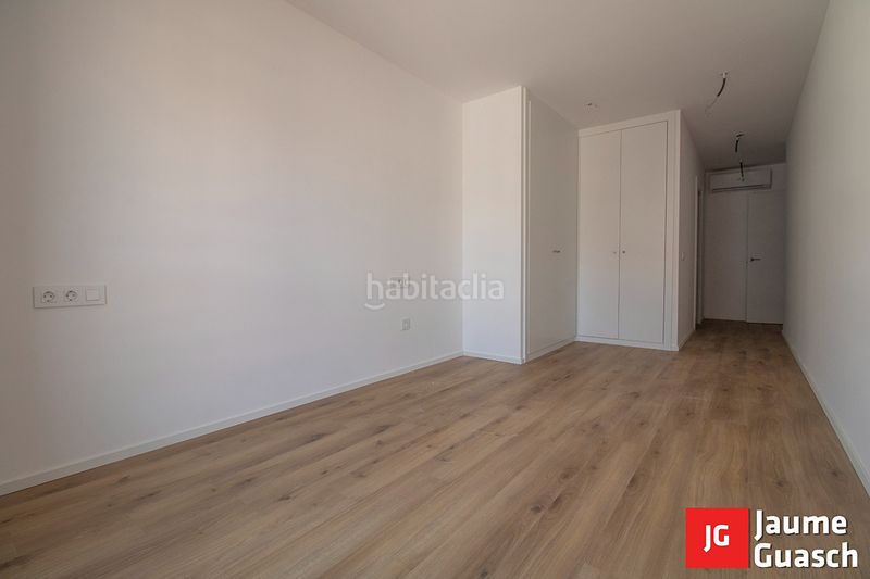 Foto e7579965-e3d6-45b8-a3d5-d0272a9b3de3. Àtic amb calefacció piscina a Centre Torredembarra