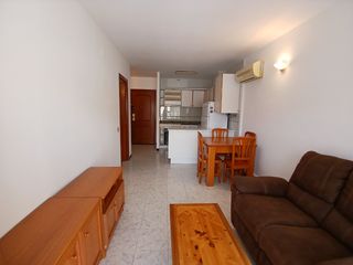 Rent Apartment  Carrer de barcelona 15. Aoartamento 1 dormitorio, cerca playa y estación