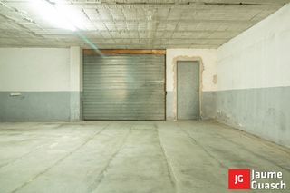 Autoparkplatz  Carrer alt de sant pere 42. Garaje de 40m²