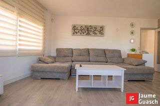 Flat  Carrer de gibert 8. Amplio piso en  el  centro