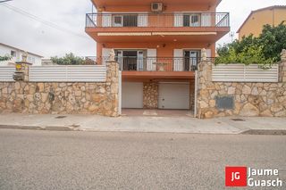 Piso en Sant Jordi. Vivienda en planta primera con terraza, garaje y jardín en sant