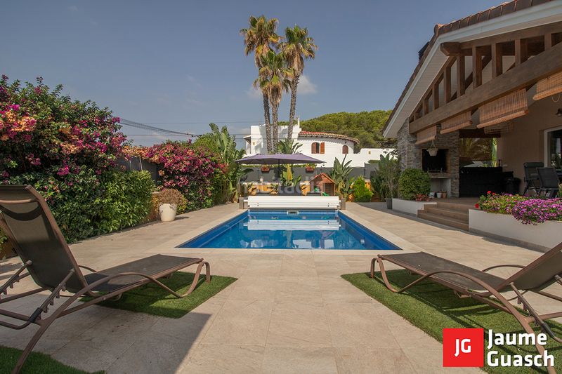 Foto c995f564-7771-4c44-921f-6a72d9ea5336. Xalet amb calefacció piscina a Coma-ruga platja Coma-ruga