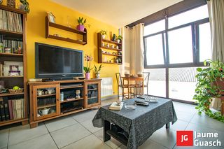 Àtic  Plaça del casal. Ático dúplex con terraza y parking en la riera de gaià.