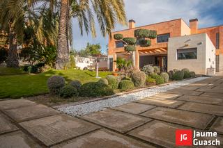 Xalet a Altafulla. Singular chalet con fantastico jardin