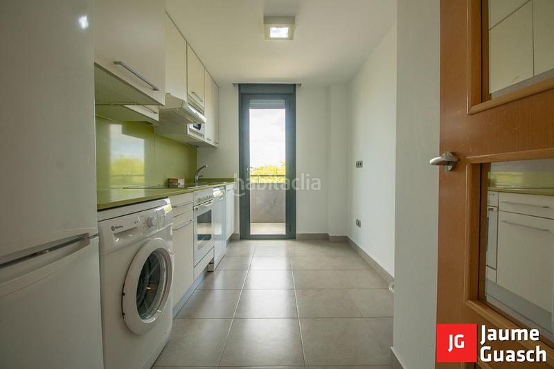 Foto 64beaece-aaad-4d06-9fe2-4a5ec82f10d5. Pis a carrer francesc gual gabardos 8 a Babilonia Torredembarra