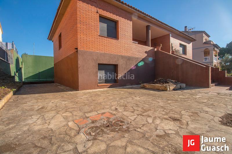 Foto 20702f0c-088e-41fc-86f6-ffe013ae8c99. Chalet en carrer farigola 8 chalet independiente en Pobla de Montornès (La)