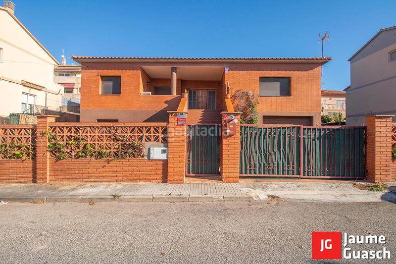 Foto 2231b769-c12f-4e76-bba2-33e288b26fee. Chalet en carrer farigola 8 chalet independiente en Pobla de Montornès (La)