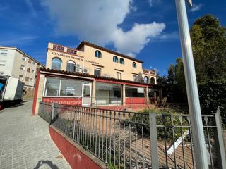 Local Comercial en Canafort-El Puntó. Local ideal para despacho en pleno centro de llavaneres