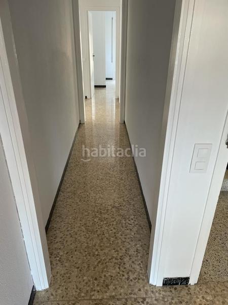 Foto 5922ae40-6fc7-43a0-b961-d466804e4f3f. Alquiler piso vivienda amplia con vistas al pueblo y al mar de 4 habitaciones 2 amplios balcones.. en Canet de Mar