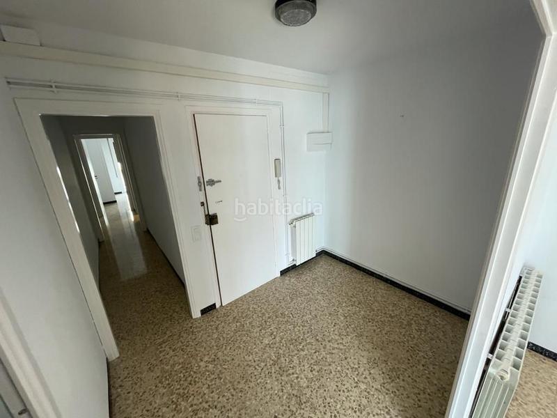 Foto e1c52945-a661-4d88-a951-1a2c89fe71c1. Alquiler piso vivienda amplia con vistas al pueblo y al mar de 4 habitaciones 2 amplios balcones.. en Canet de Mar