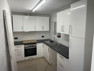 Miete Etagenwohnung in Canet de Mar. Vivienda amplia con vistas al pueblo y al mar  de 4 habitaciones