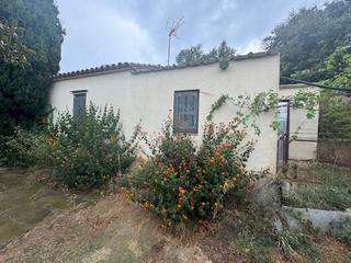 Casa  Carrer sant quirze. Casita rustica con terreno rustico agrcola de 1800m2