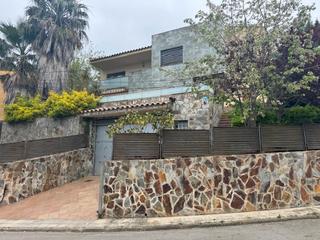 Xalet a Santa Cristina-Sant Francesc. Chalet con piscina y amplias terrazas con gran garaje entre cala