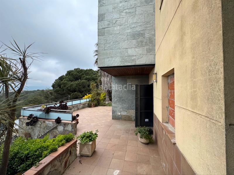 Foto 28a54bc9-c4a2-44bc-b38c-f7b6c49fe3ba. Chalet  con piscina y amplias terrazas con gran garaje entre cala sant francesc y cala santa cristina en Blanes