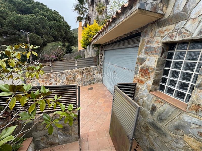Foto 9b649187-2343-453a-a929-d507c7ef7213. Chalet  con piscina y amplias terrazas con gran garaje entre cala sant francesc y cala santa cristina en Blanes