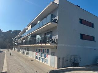 Aparcament cotxe a Carrer bomba 1. Muchas plazas de garaje de 13 m2 a 15 m2 aptas para todo tipo de